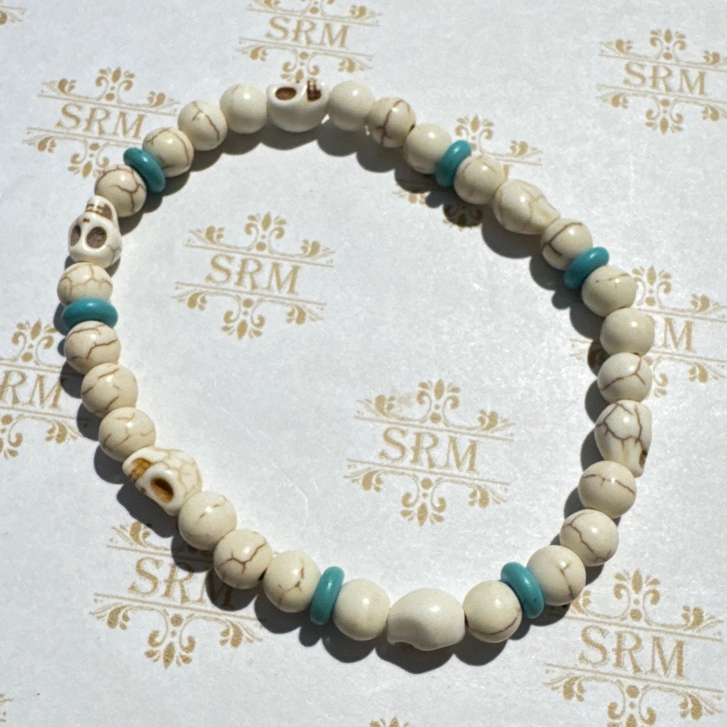Bracelet : 6mm Skulls and Beads, 7"