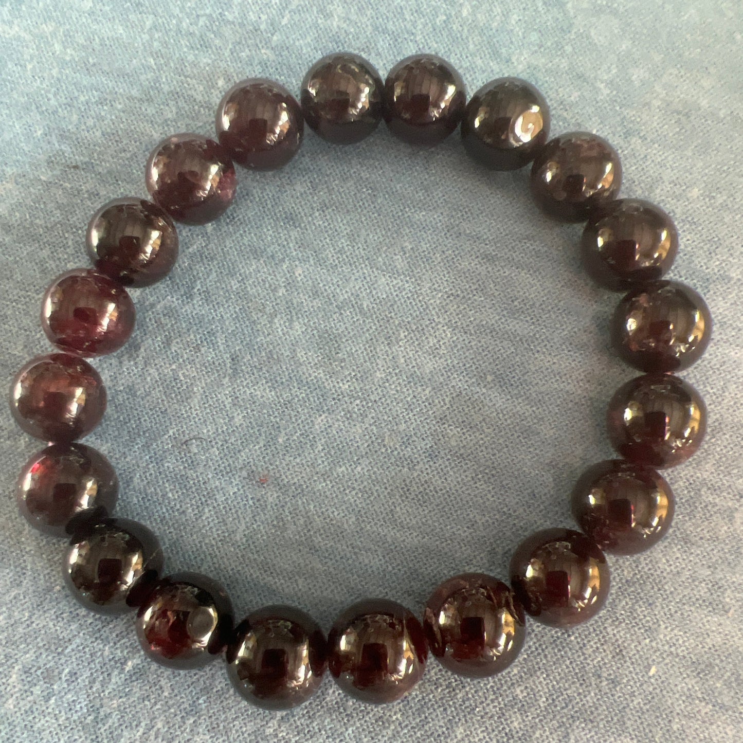 Bracelet : 10mm Garnet, 6¾"