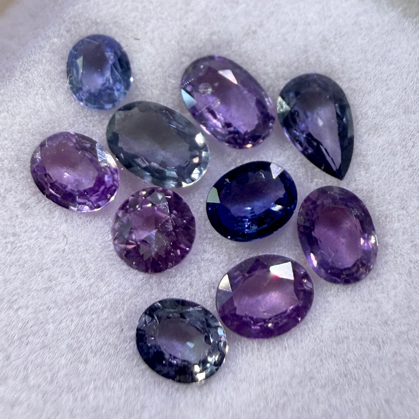 Faceted : Purple/Pink Sapphires, 4/6mm, 3.7cts, 10 pieces, petite display box