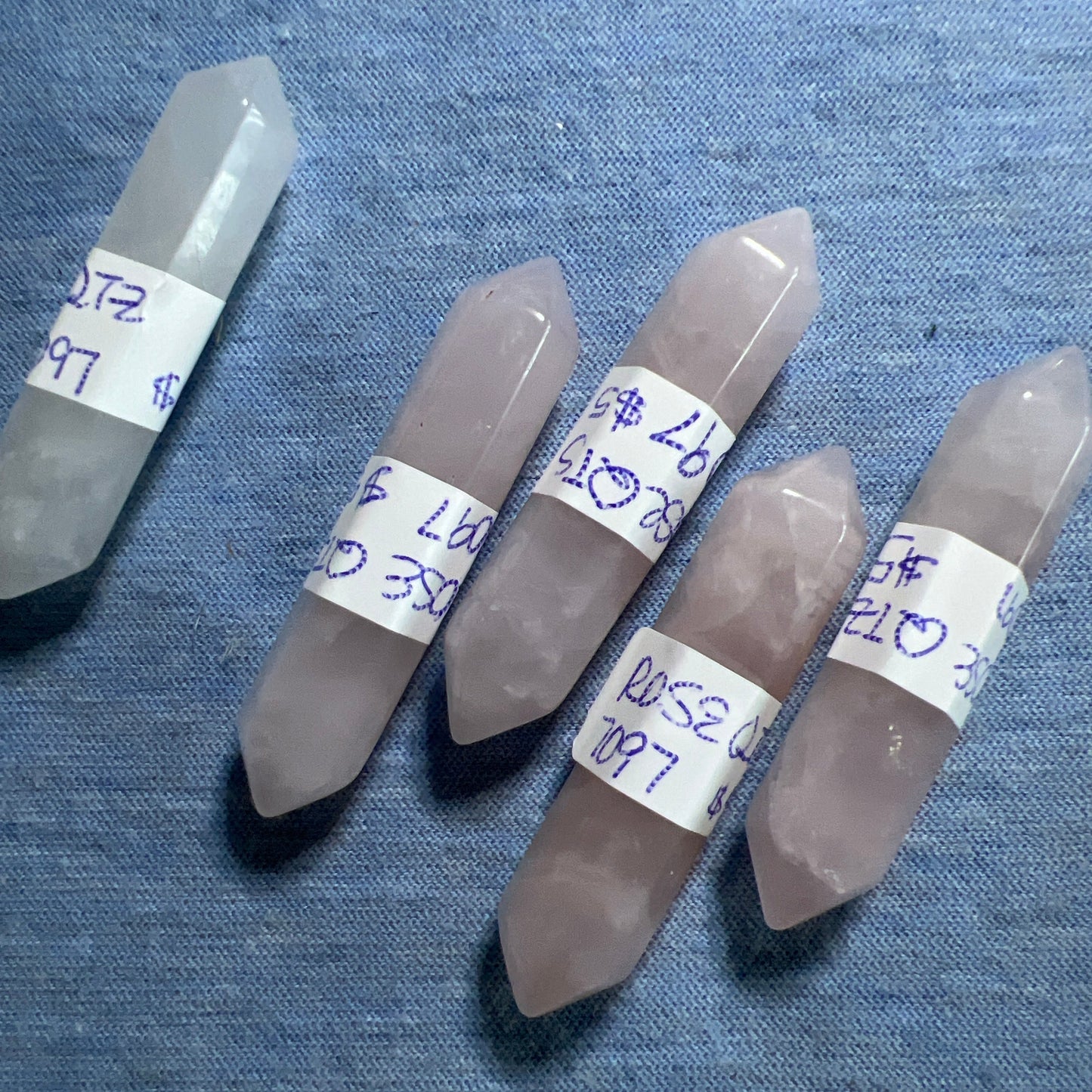 DT (Double Terminated) : Rose Quartz or Quartz.