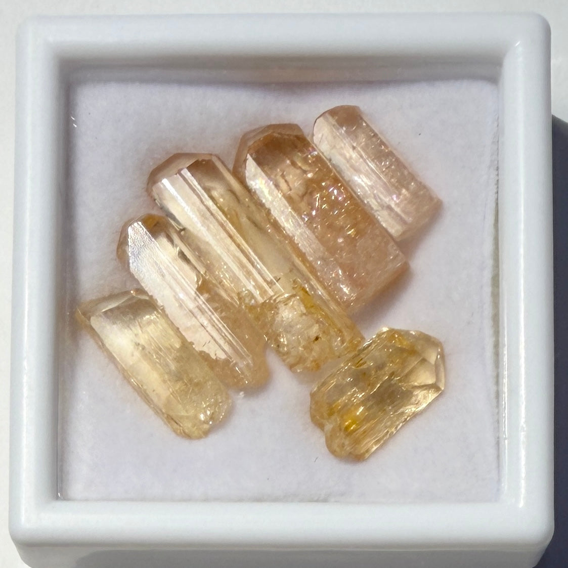 Crystals : Imperial Topaz, 6 pieces, 6.69g, in petite display box