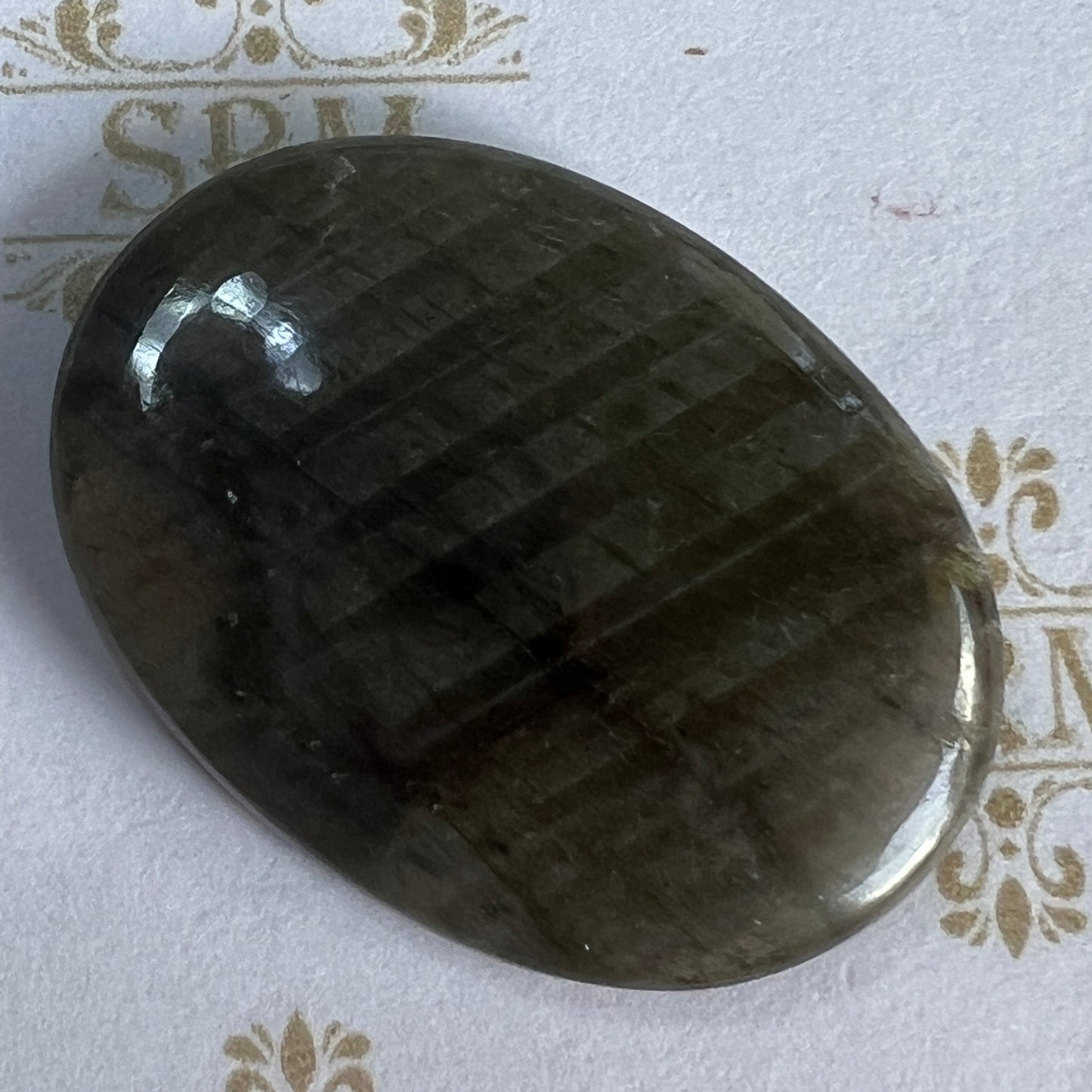 Cab: Labradorite, Oval, 33x24x4, 36cts