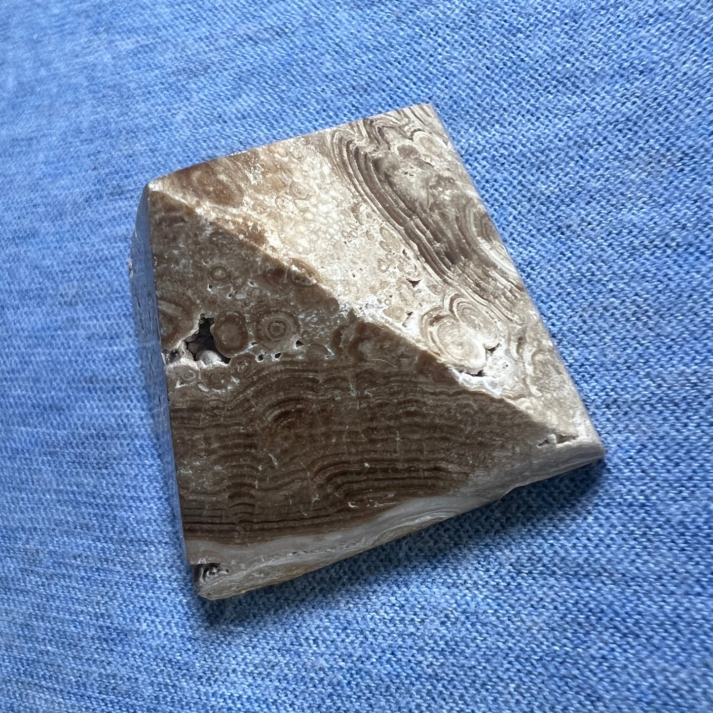 Pyramid : Chocolate Aragonite