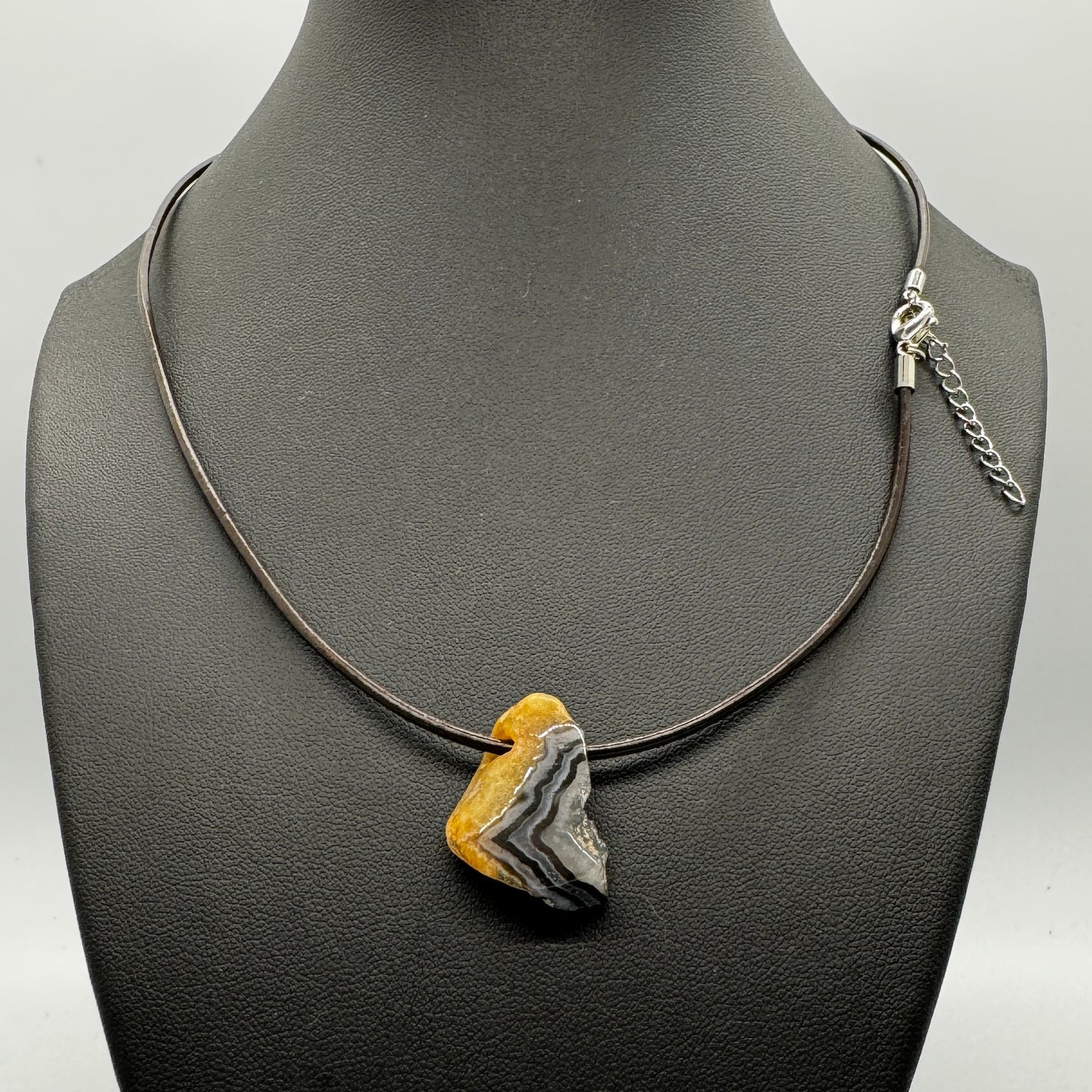Necklace : Brown Agate Slice on Leather