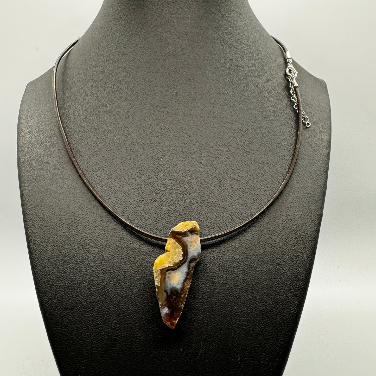 Necklace : Brown Agate Slice on Leather