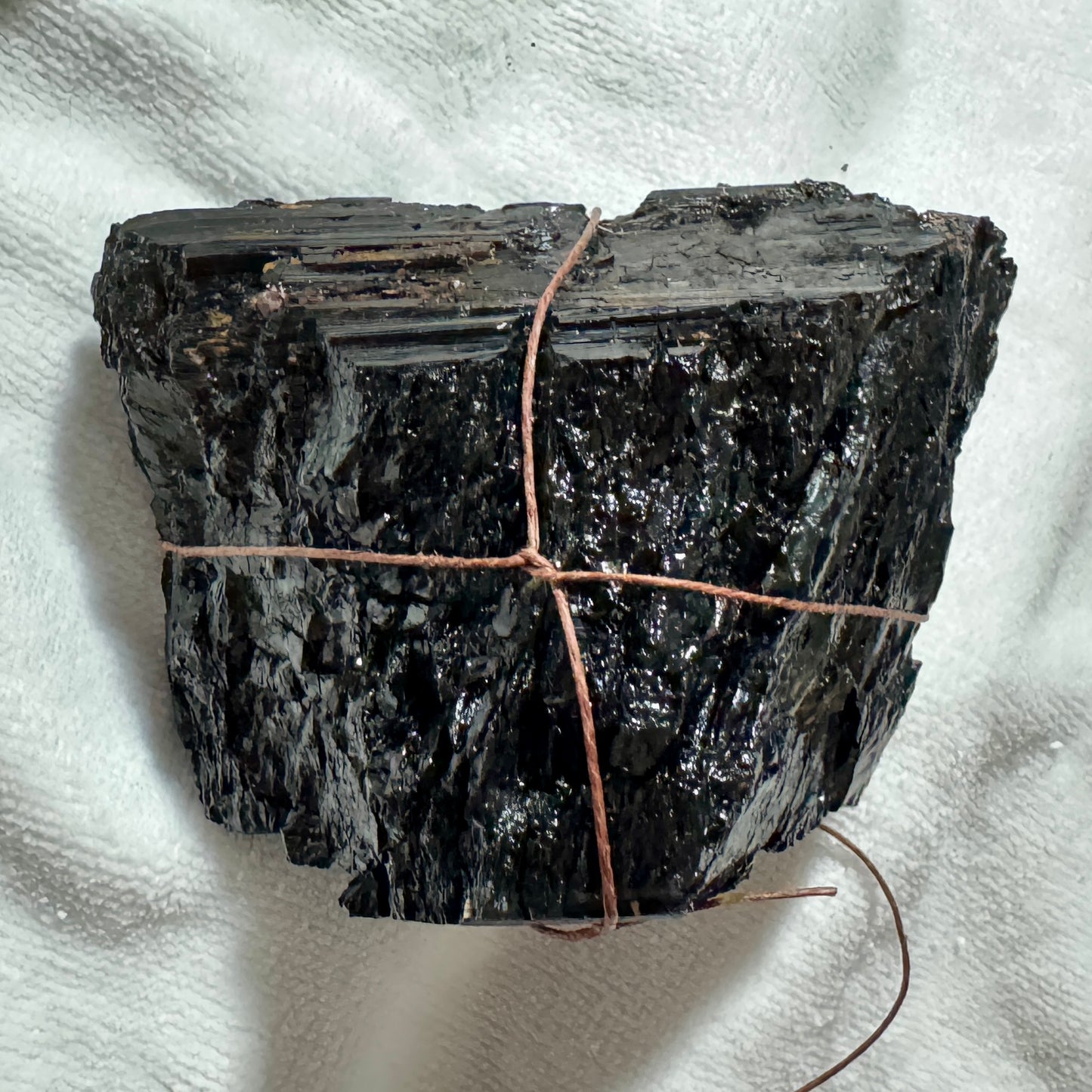 Rough : Black Tourmaline, 697g