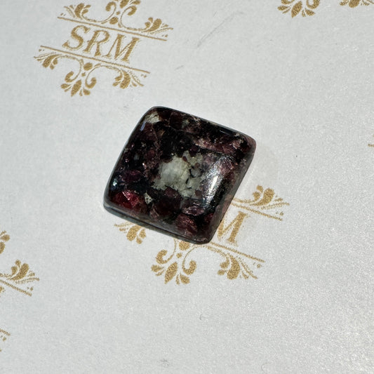 Cab : Eudialyte, Square, Rectangle