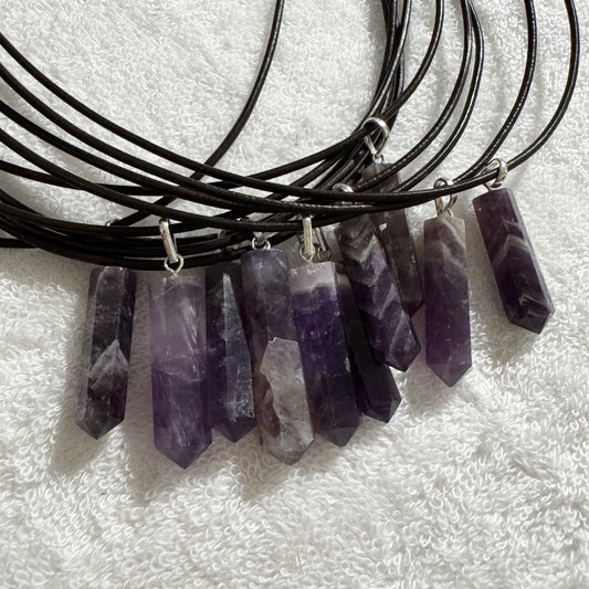 Pendant : Amethyst Point on Brown Leather