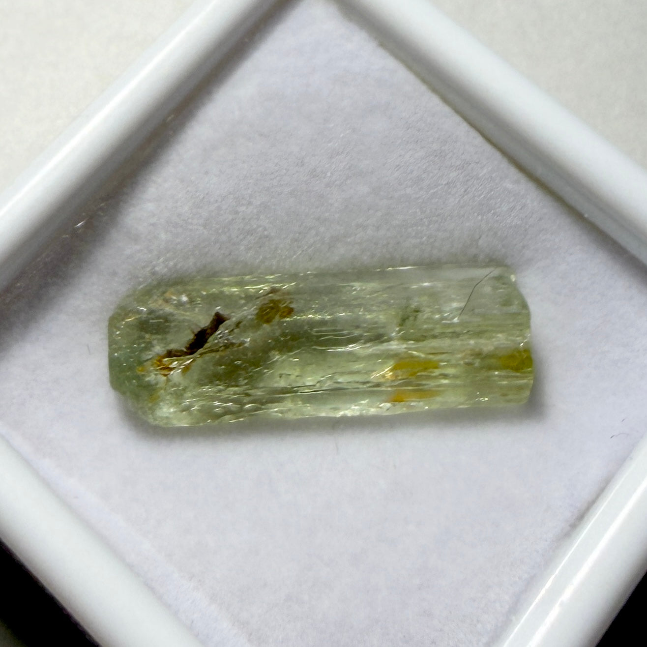 Crystals : Heliodor, 2.55gm, Catuji Mine, Brazil, in Display Box