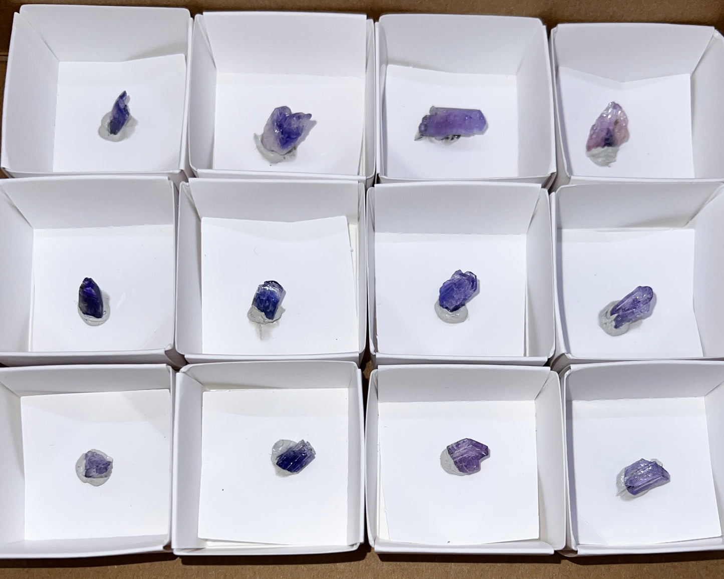 12 Pieces - Tanzanite Crystals