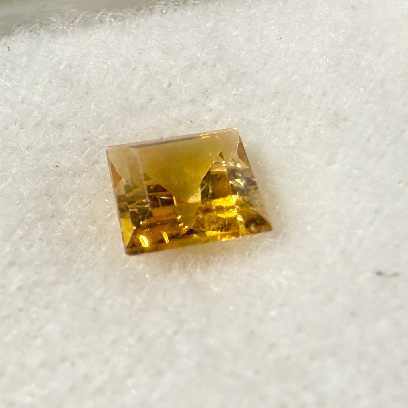 Faceted : Sunset Tourmaline Oval Pair 7x5mm / Square 5x5mm / Oval 7x5mm, petite display box