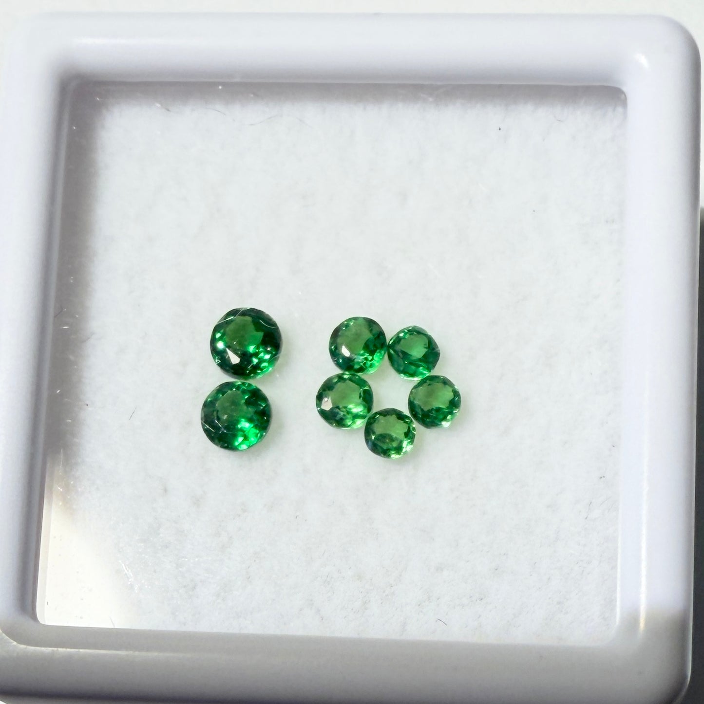 Faceted : Tsavorite Garnets, 7 pieces, Tanzania, petite display box
