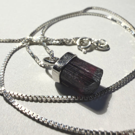 Necklace : Elbaite Tourmaline Pendant, 2.03gms, Paprok Afghanistan, Sterling Silver