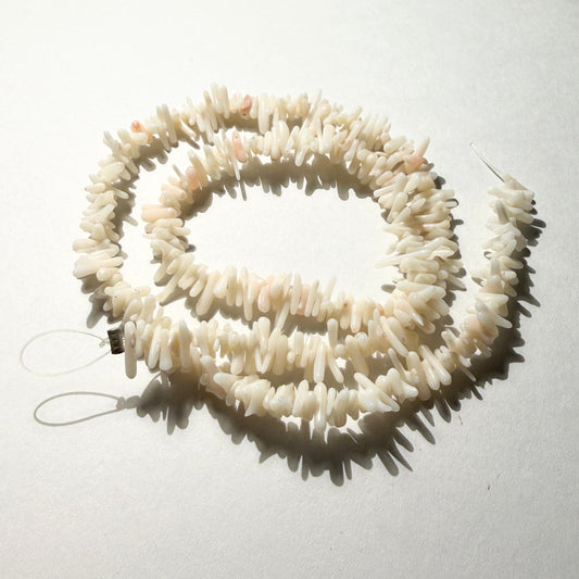 Vintage : Hawaiian White Branch Coral Strand, 16"