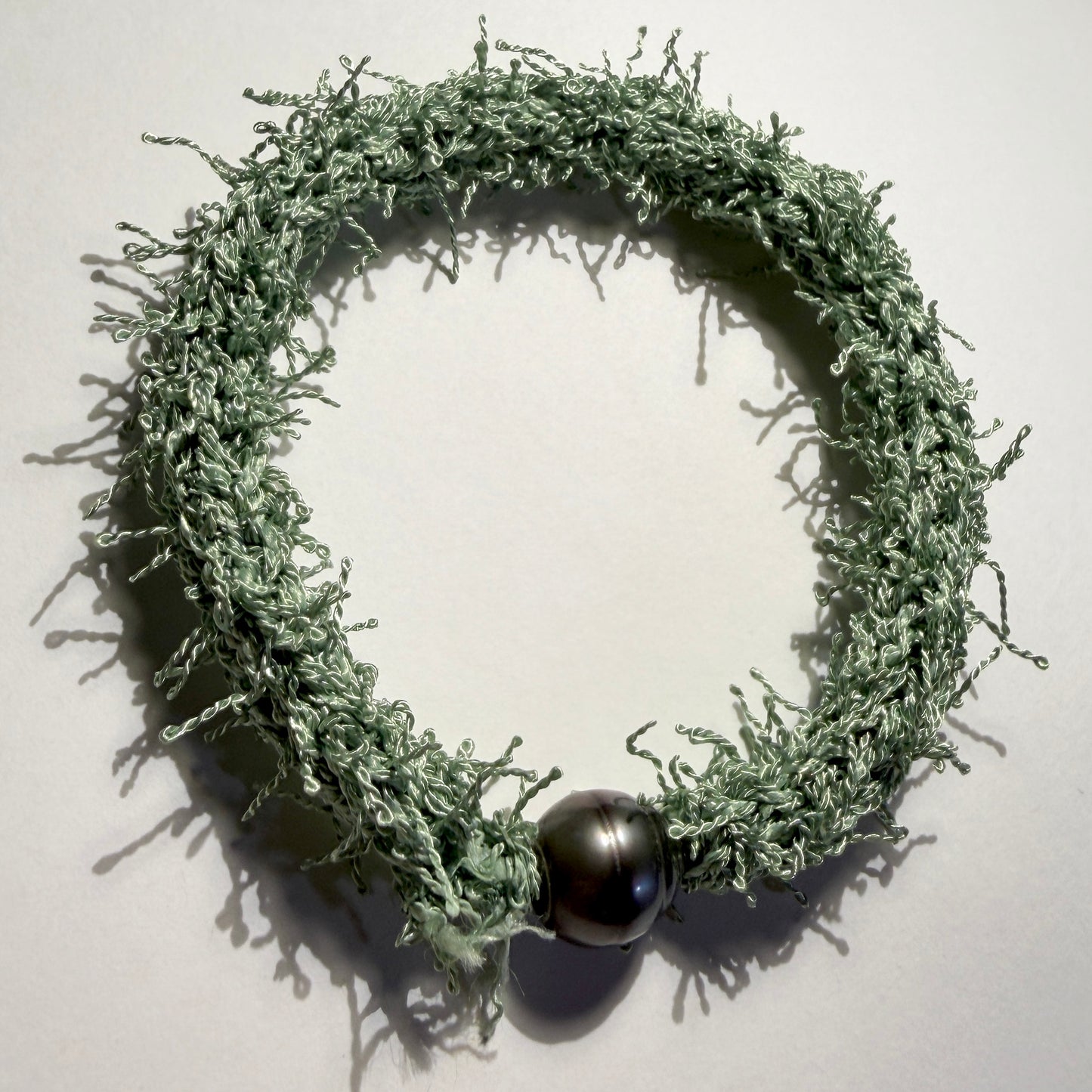 Bracelet : 8" Fuzzy Woven Textile with 11mm Tahitian Pearl