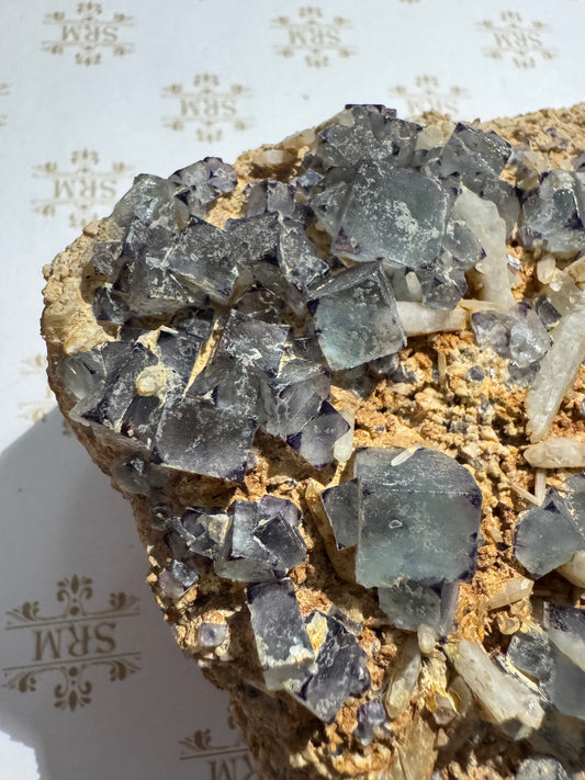 Cluster : Fluorite and Quartz in Sedimentary Rock