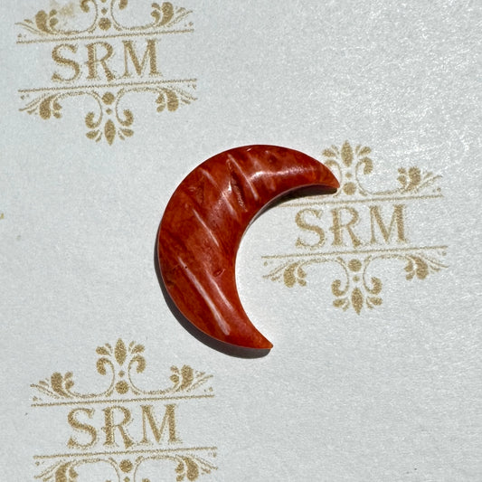 Cab : Spiny Oyster Shell Crescent Moon, 20mm x 8mm x 4mm