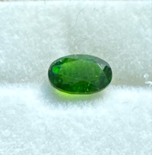 Faceted : Chrome Diopside, 7mmx5mm, Russia