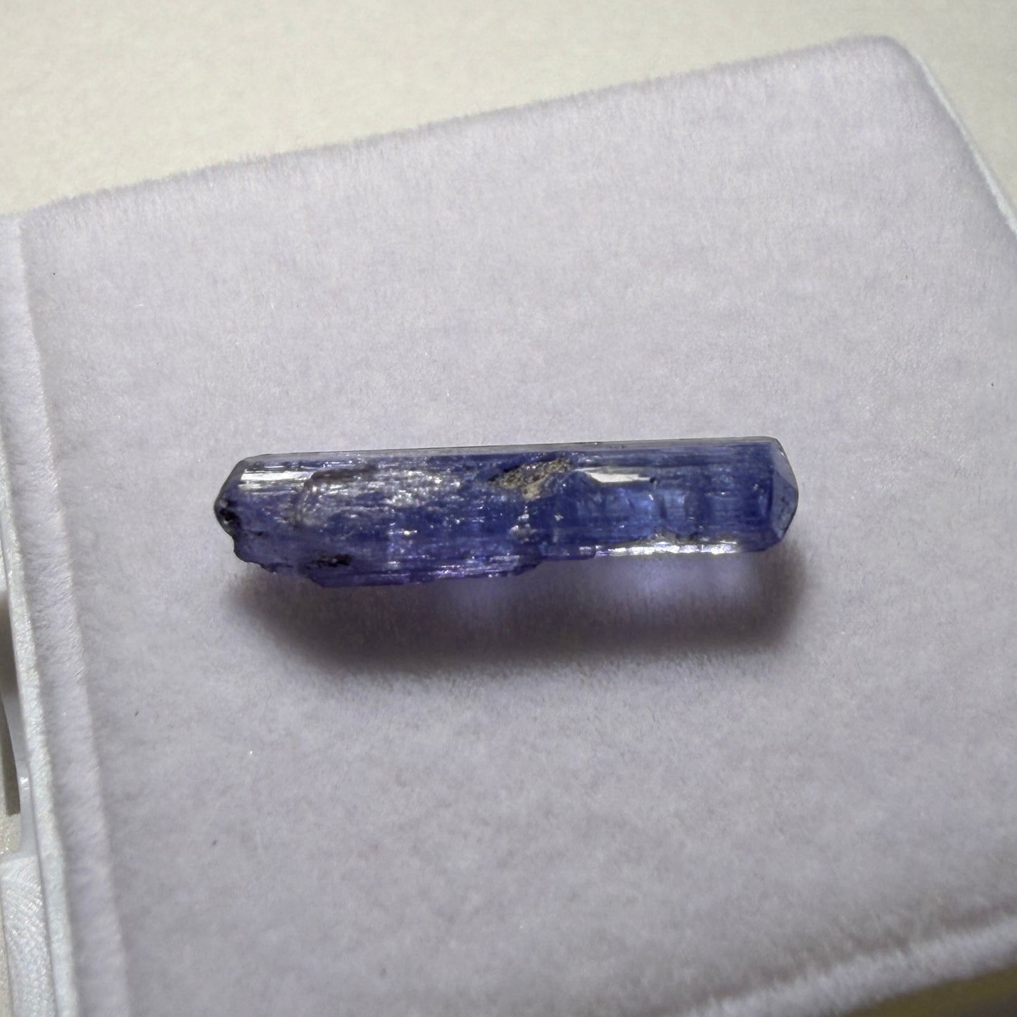 Crystals : Tanzanite, DT, in Display Box, 3.2cts