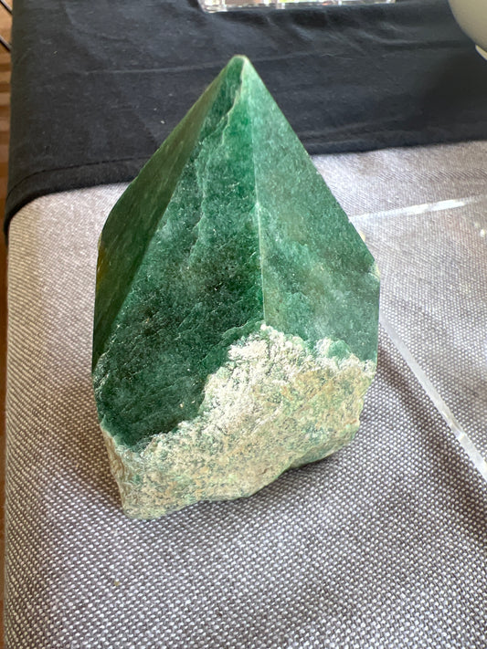 Green Aventurine Top Polish Point Raw Generator