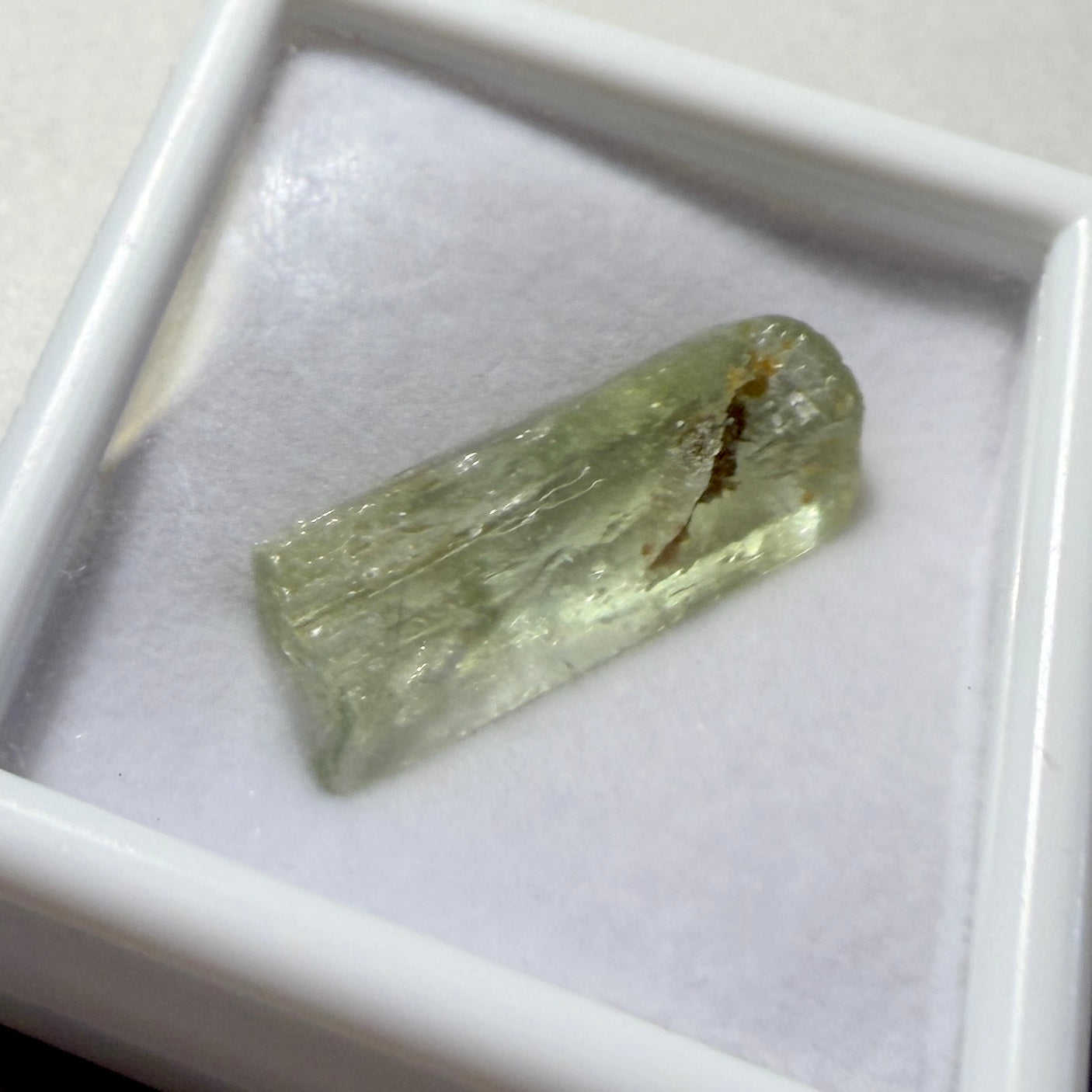 Crystals : Heliodor, 2.55gm, Catuji Mine, Brazil, in Display Box