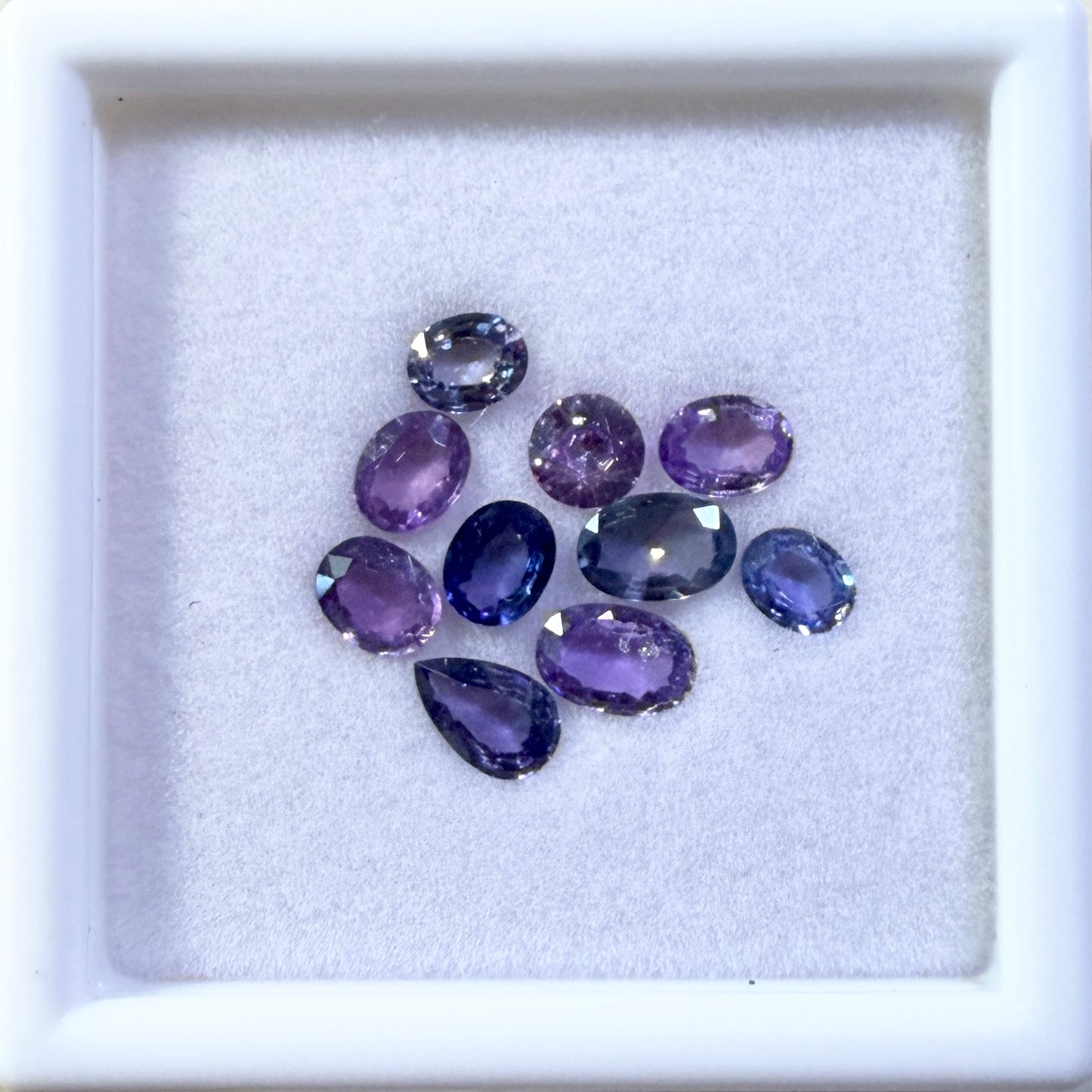 Faceted : Purple/Pink Sapphires, 4/6mm, 3.7cts, 10 pieces, petite display box