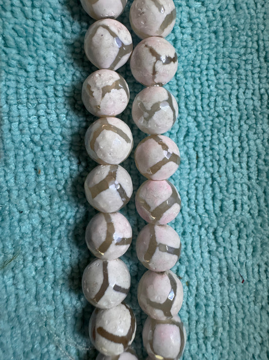 Beads : Tibetan Agate : White Net : 10mm