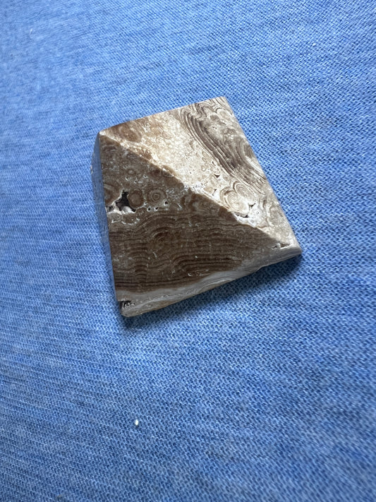 Pyramid : Chocolate Aragonite