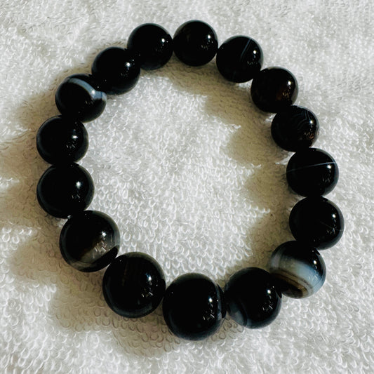 Bracelet : 11-12mm Botswana Agate, Black Banded, 6"