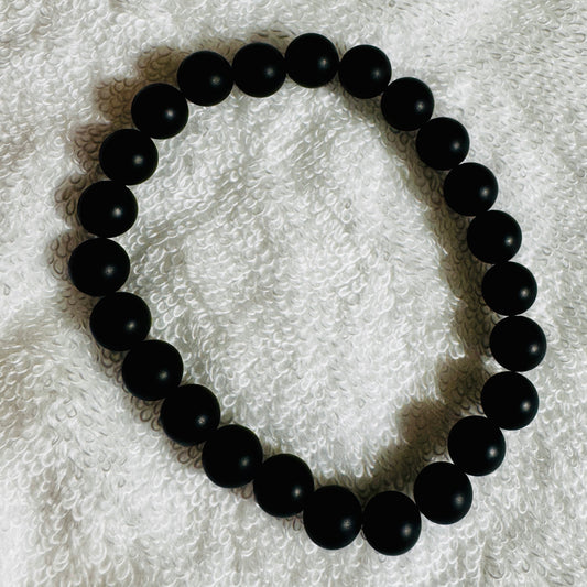 Bracelet : 8mm Matte Black Agate size, 6½"