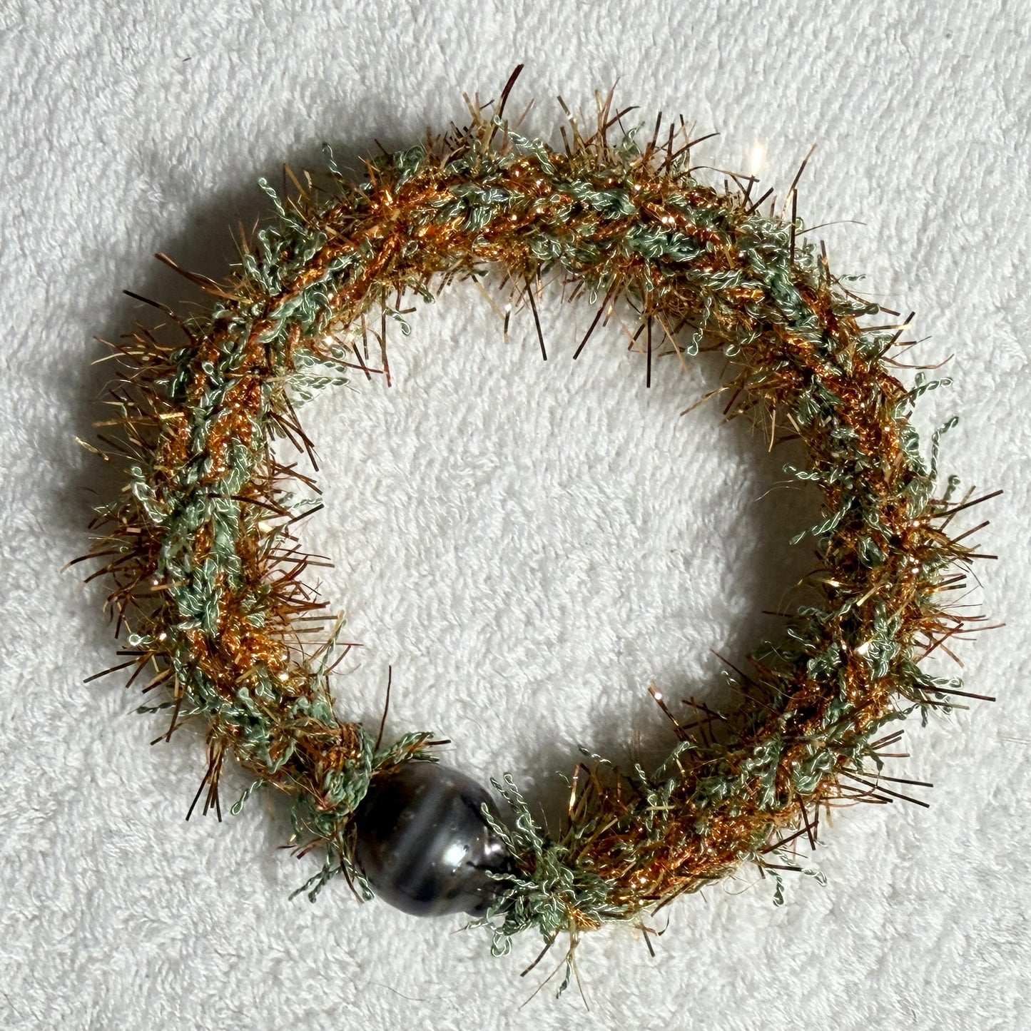 Bracelet : 6½” Feathery Pale Olive with Bronze Shimmer Strands and Tahitian Pearl